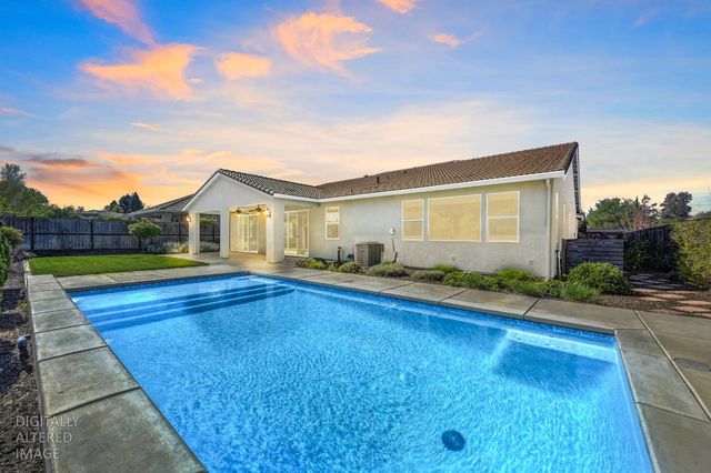 10115 Evening Star Dr, Roseville, CA 95747