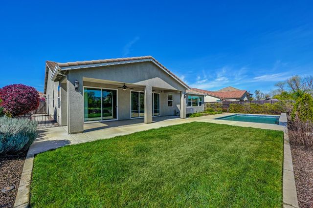 10115 Evening Star Dr, Roseville, CA 95747