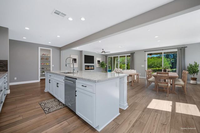 10115 Evening Star Dr, Roseville, CA 95747