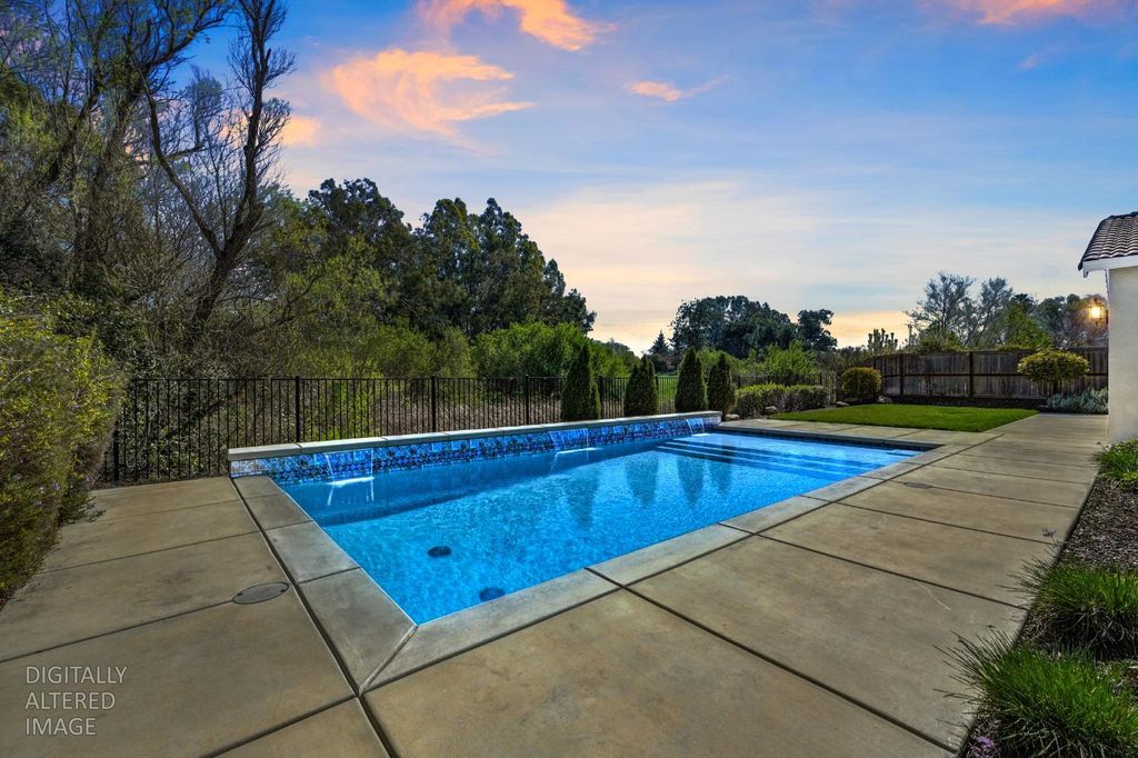 10115 Evening Star Dr, Roseville, CA 95747