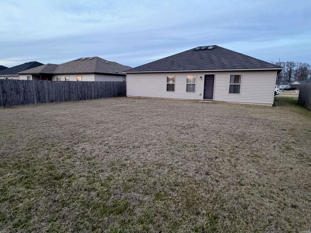 13101 Bell Flower Dr, North Little Rock, AR 72117