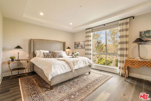 460 N Palm Drive 403, Beverly Hills, CA 90210