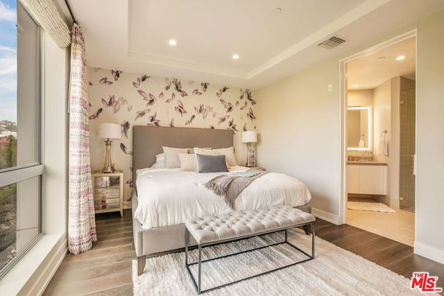 460 N Palm Drive 403, Beverly Hills, CA 90210