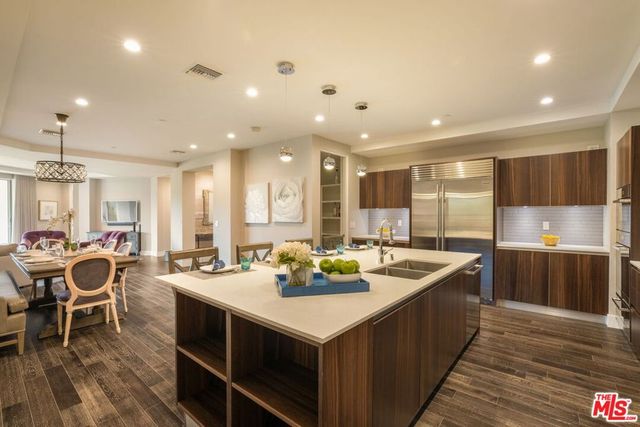 460 N Palm Drive 403, Beverly Hills, CA 90210