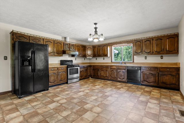 271 Anderson Road, Palmer, TN 37365