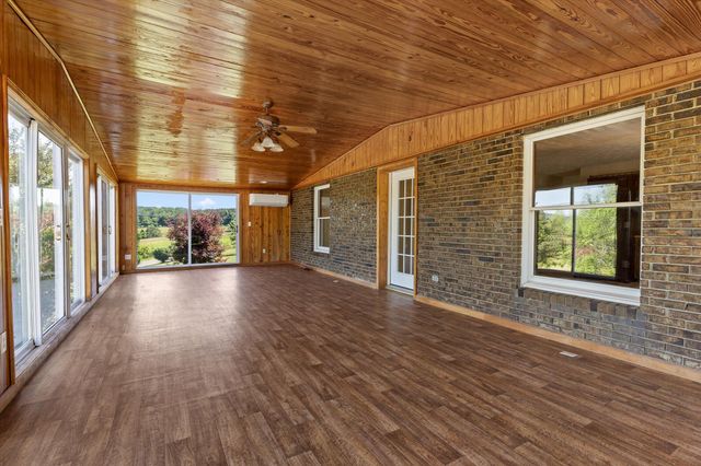 271 Anderson Road, Palmer, TN 37365