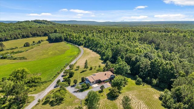 271 Anderson Road, Palmer, TN 37365
