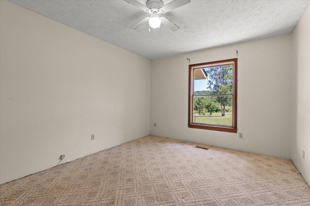 271 Anderson Road, Palmer, TN 37365