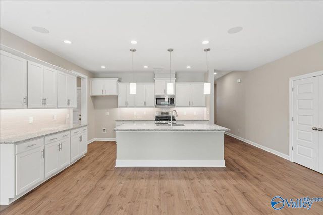 2133 Bloomfell Bend SW, Huntsville, AL 35802