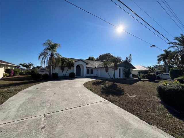 2092 RIO DE JANEIRO AVENUE, Punta Gorda, FL 33983