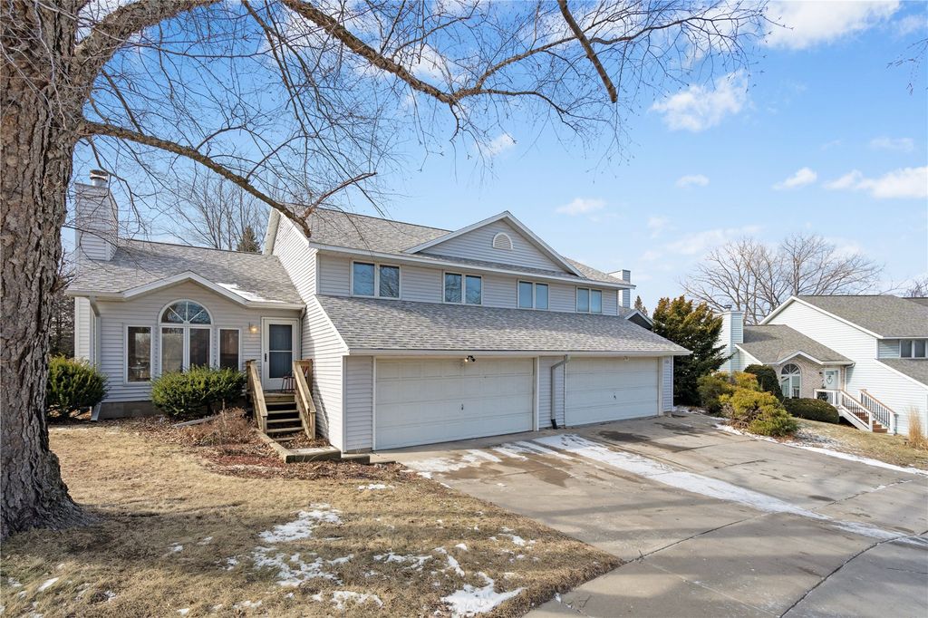 1627 Gryn Drive, Iowa City, IA 52246