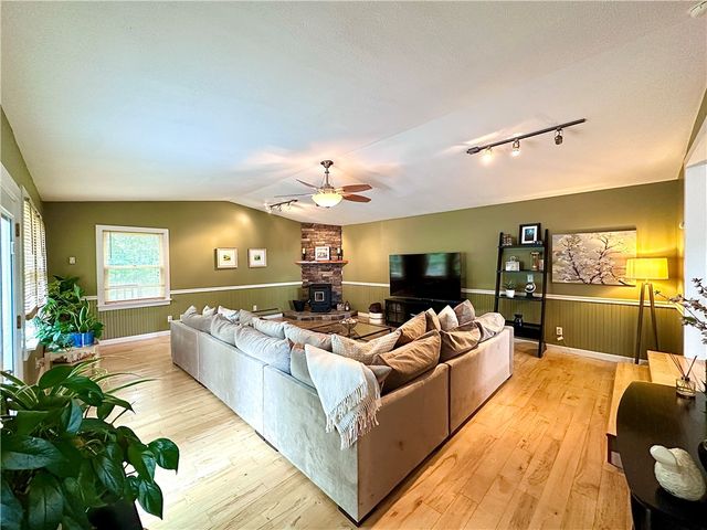 927 Chippewa Trl, Coolspring Twp, PA 16137