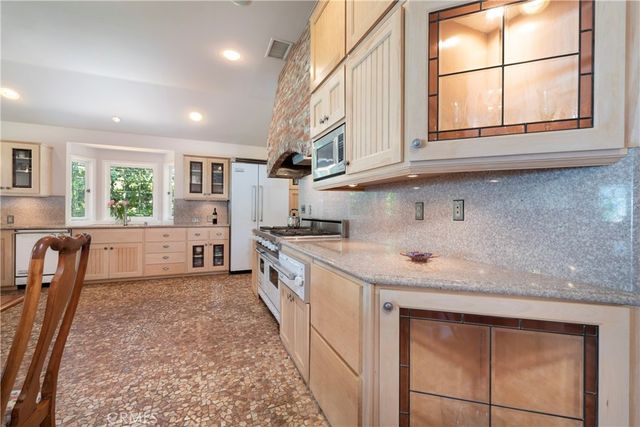 4981 Noeline Avenue, Encino, CA 91436