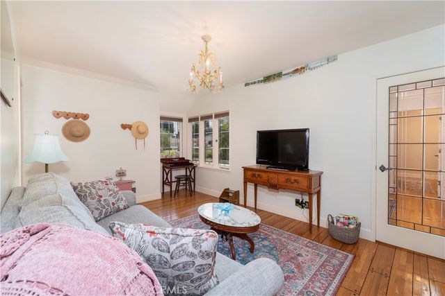 4981 Noeline Avenue, Encino, CA 91436
