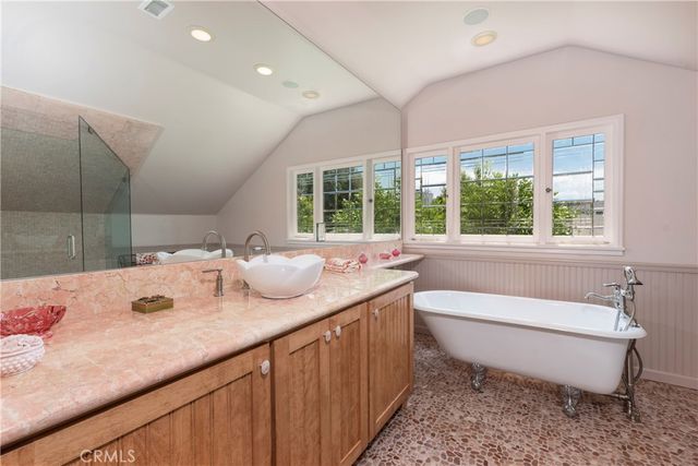 4981 Noeline Avenue, Encino, CA 91436