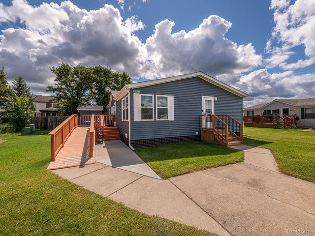945 Tanner Landing, Raisinville Township, MI 48161