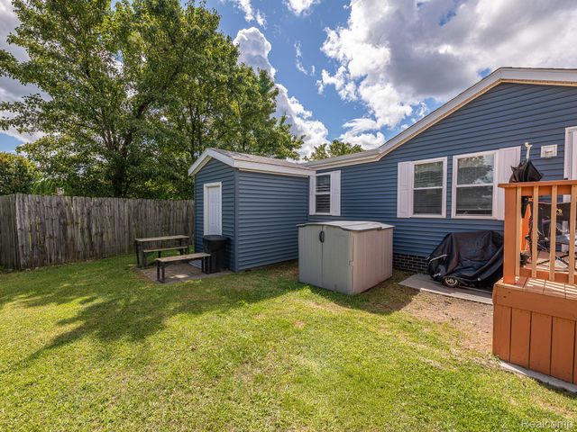945 Tanner Landing, Raisinville Township, MI 48161