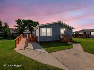 945 Tanner Landing, Raisinville Township, MI 48161