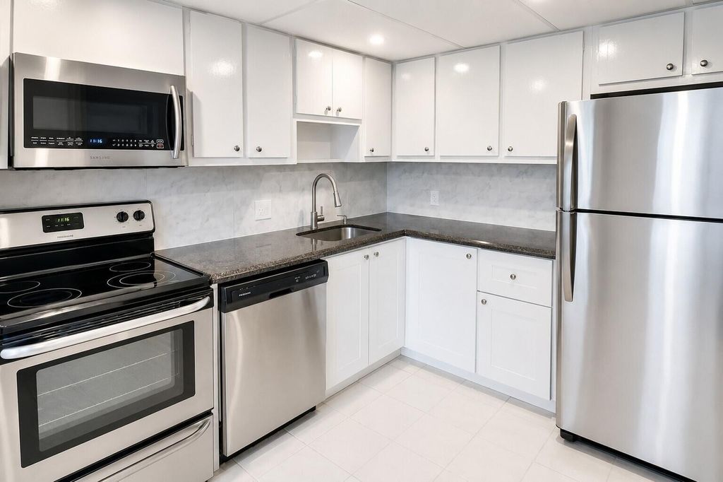 2691 S COURSE Drive 307, Pompano Beach, FL 33069