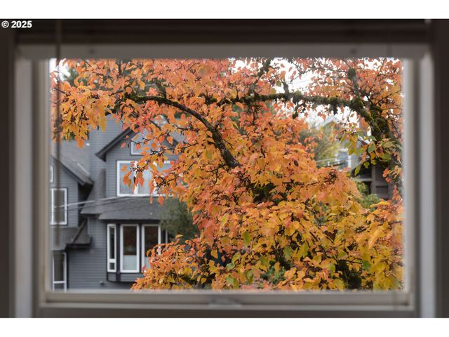 3840 S WATER Ave, Portland, OR 97239