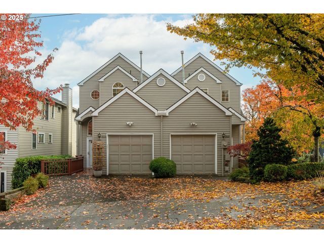 3840 S WATER Ave, Portland, OR 97239