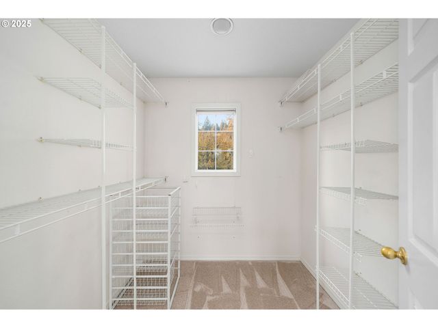 3840 S WATER Ave, Portland, OR 97239