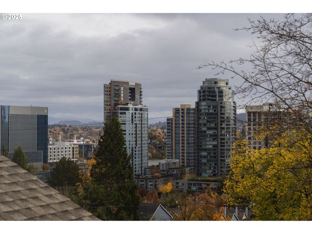 3840 S WATER Ave, Portland, OR 97239