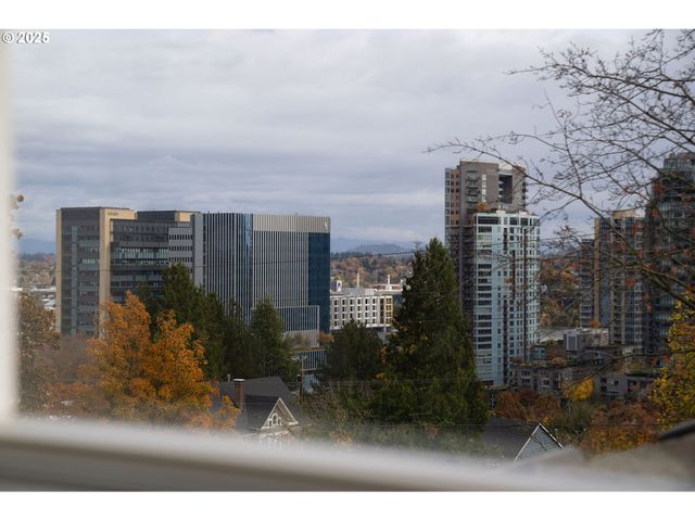 3840 S WATER Ave, Portland, OR 97239