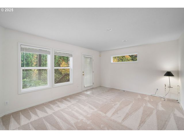 3840 S WATER Ave, Portland, OR 97239