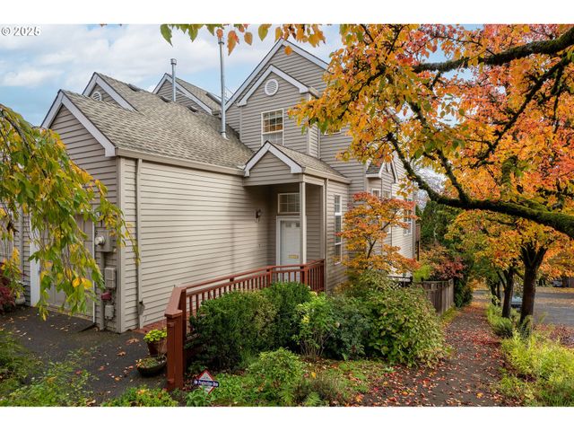 3840 S WATER Ave, Portland, OR 97239