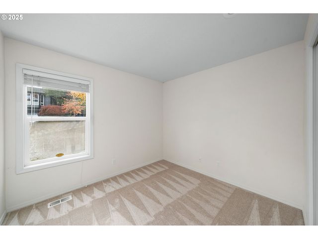 3840 S WATER Ave, Portland, OR 97239