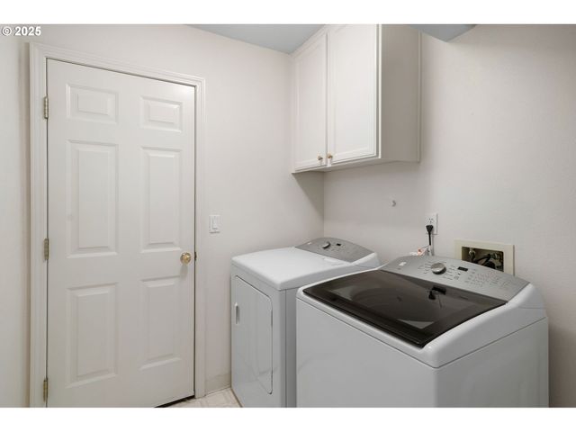 3840 S WATER Ave, Portland, OR 97239