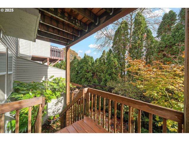 3840 S WATER Ave, Portland, OR 97239