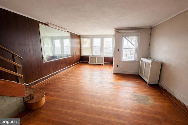 111 W GRANGE AVE, Philadelphia, PA 19120