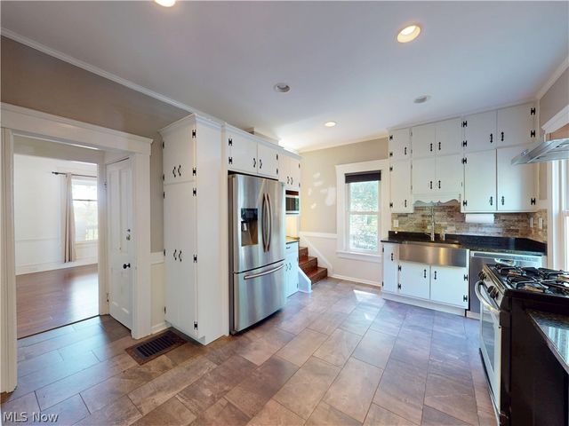 218 Bentleyville Road, Chagrin Falls, OH 44022