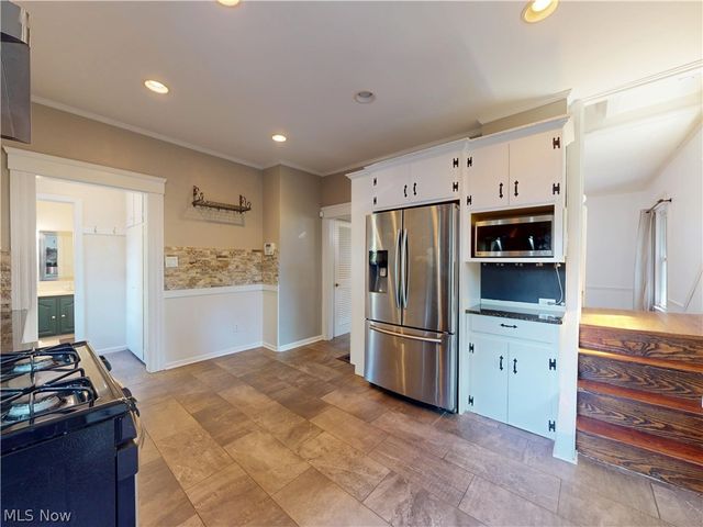 218 Bentleyville Road, Chagrin Falls, OH 44022
