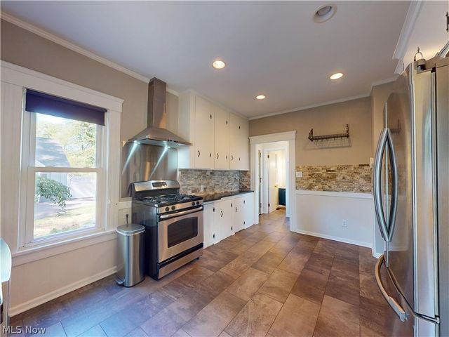 218 Bentleyville Road, Chagrin Falls, OH 44022