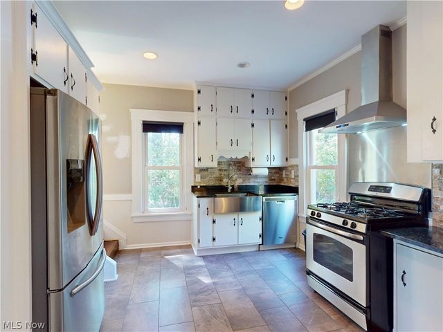 218 Bentleyville Road, Chagrin Falls, OH 44022