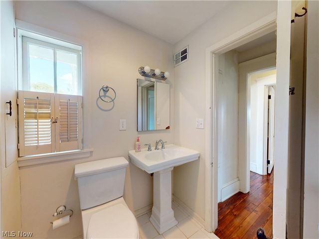 218 Bentleyville Road, Chagrin Falls, OH 44022