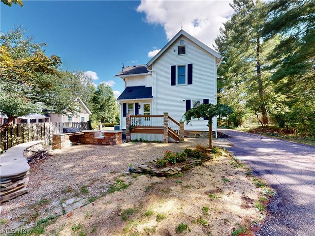 218 Bentleyville Road, Chagrin Falls, OH 44022