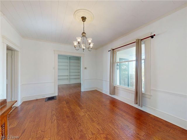 218 Bentleyville Road, Chagrin Falls, OH 44022