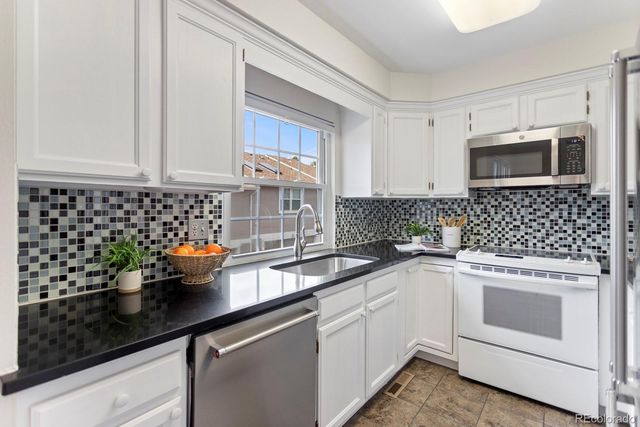 2890 W Long Circle G, Littleton, CO 80120