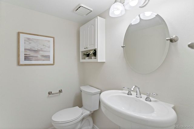 2890 W Long Circle G, Littleton, CO 80120