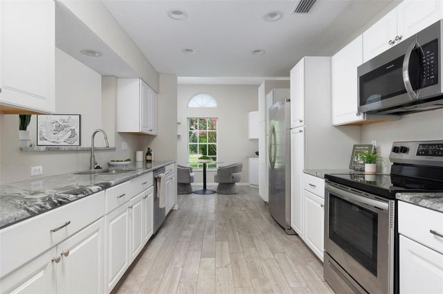 9508 LARKBUNTING DRIVE, Tampa, FL 33647