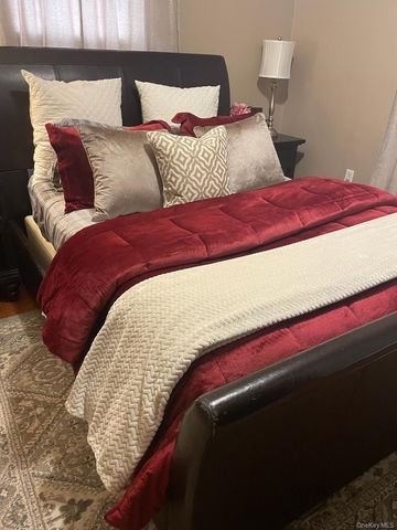 12 Garland Lane Westbury Garland Lane, Westbury, NY 11590