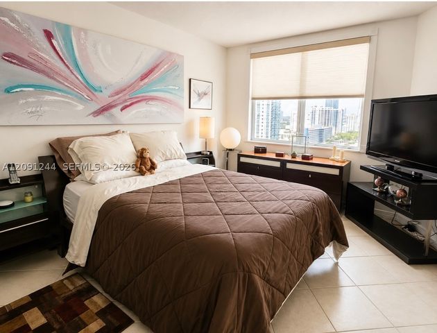 1980 S Ocean Dr 15K, Hallandale Beach, FL 33009