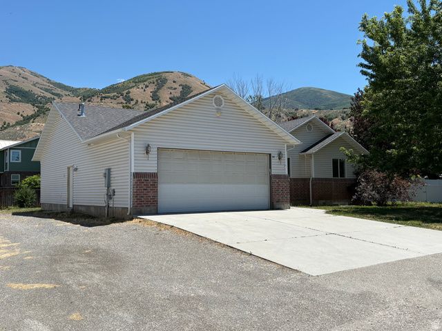 587 W 2400 LN, Perry, UT 84302