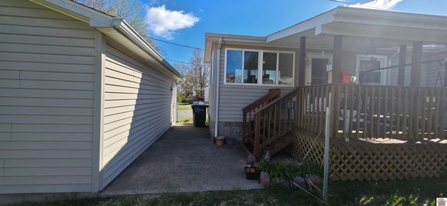 2001 Washington St, Paducah, KY 42003