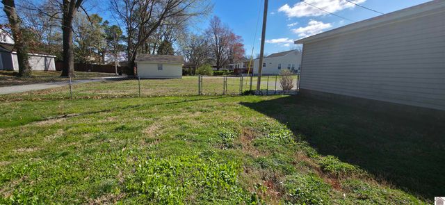 2001 Washington St, Paducah, KY 42003