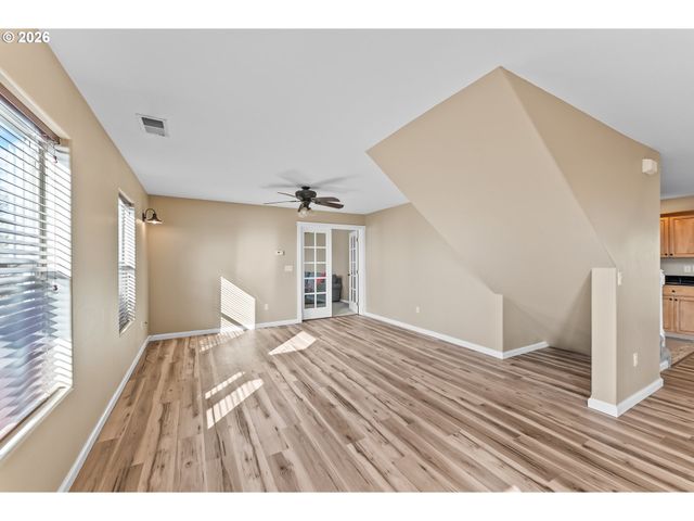 3257 Ne FOLLETT St, Roseburg, OR 97470